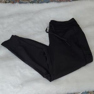 Athleta RAINIER Black Cargo Joggers...LIKE NEW